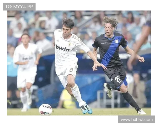 全球足球巨星盘点揭晓百位传奇球员的辉煌历程与精彩瞬间